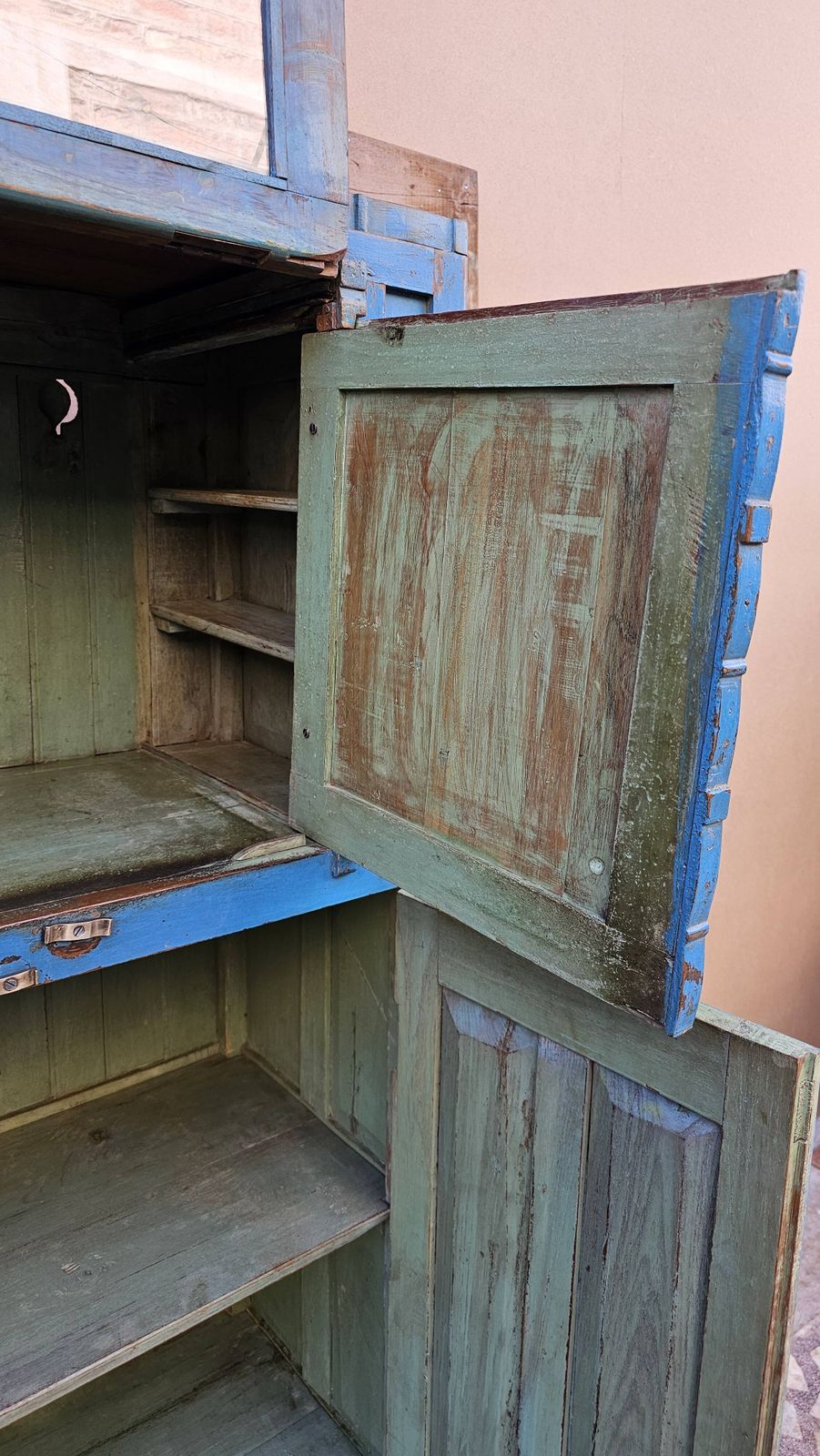 photo vinterior Old Art Deco Radio Cabinet In Burmese Teak