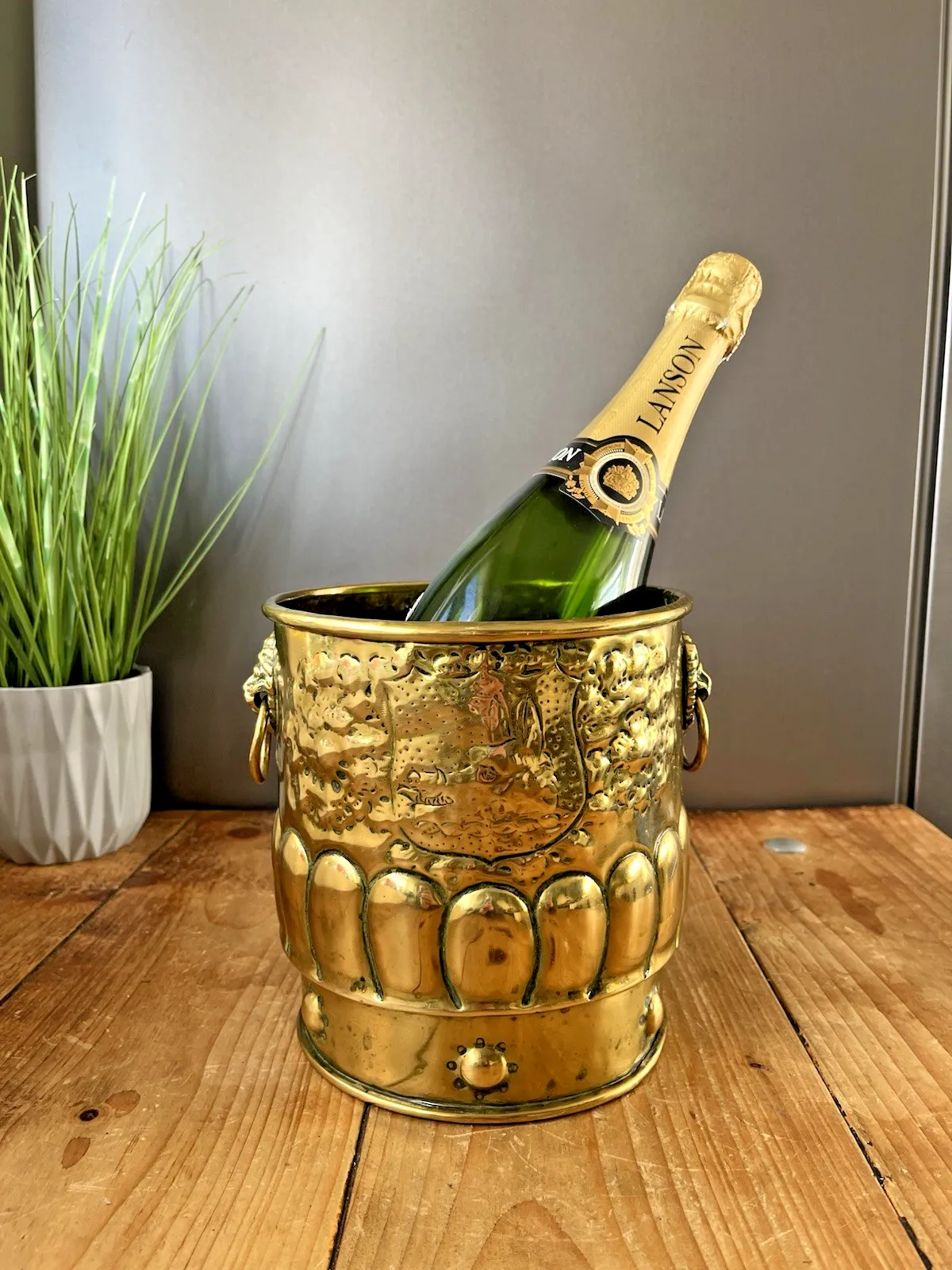 Antique Brass Warthog Coat Of Arms Plant Pot Lion Handles Champagne Ice Bucket photo Home Decor