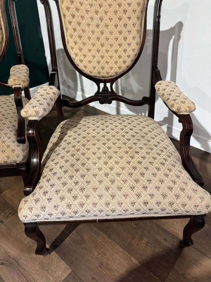 photo furniture Pair Of Antique Mahogany Framed Drawing Room Chairs