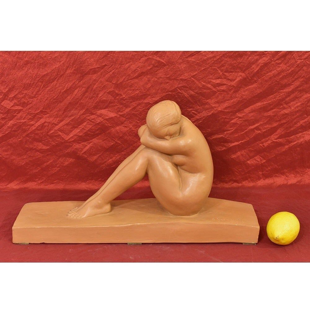 Art Déco Sculpture, Terracotta, Crouching Young Woman, Amedeo Gennarelli, 20th Century. photo furniture
