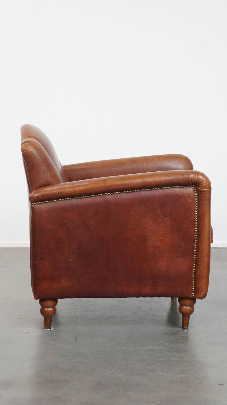 Stijlvolle Art Deco Fauteuil In Schapenleer Met Tijdloos Karakter photo for sale