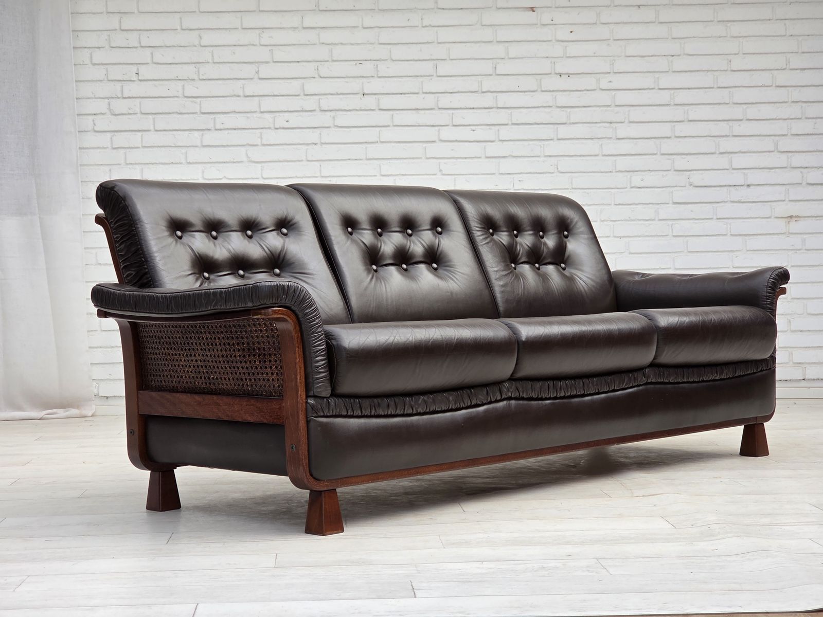 Scandinavisch 3 Zitsbank, Jaren 1970, Meubelleer, Teakhouten Poten, Gebogen Hout. photo buy