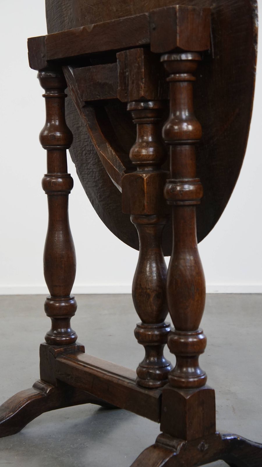 photo for sale Uniek Antiek Klaptafeltje/Bijzettafel Uit Het Begin Van De 17e Eeuw Met Prachtige Patina