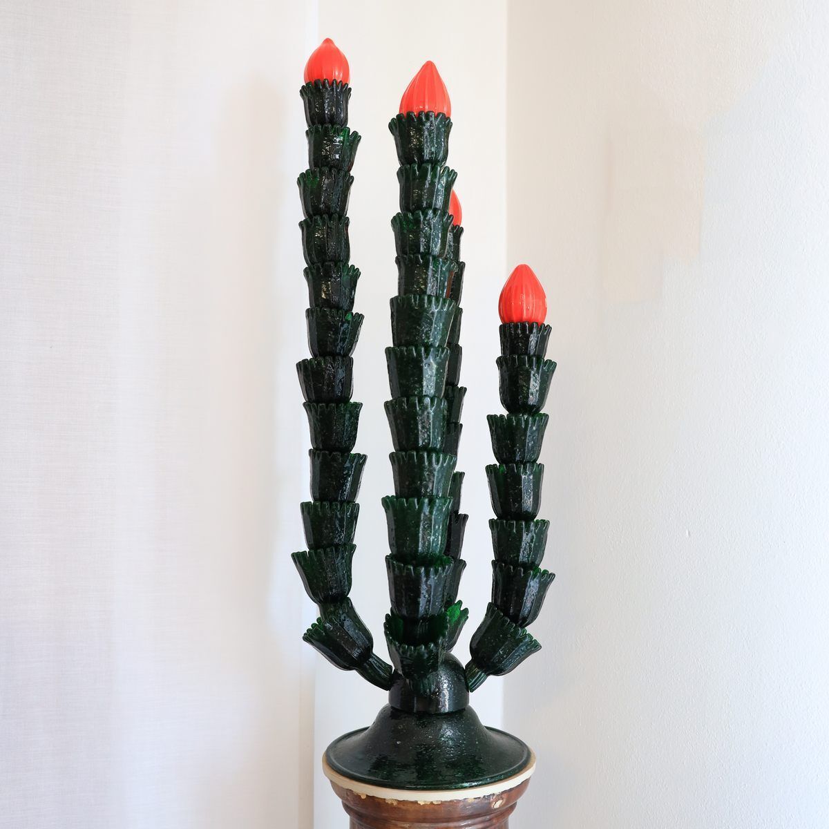 Scultura Cactus In Vetro Pulegoso Verde Con Fiori Rosso Corallo, Attribuita A Napoleone Martinuzzi Per Venini