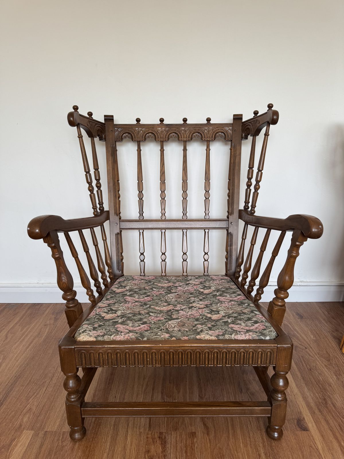 Ercol 2 Wingback Armchairs Yorkminster In Golden Dawn Finish Suite photo for sale