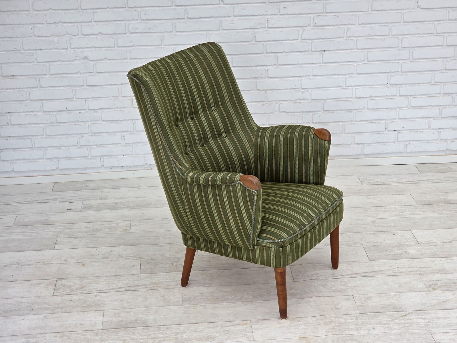 Meubels Ca. Jaren 1960, Deense Fauteuil, Groen Meubelwol, Teakhout. photo