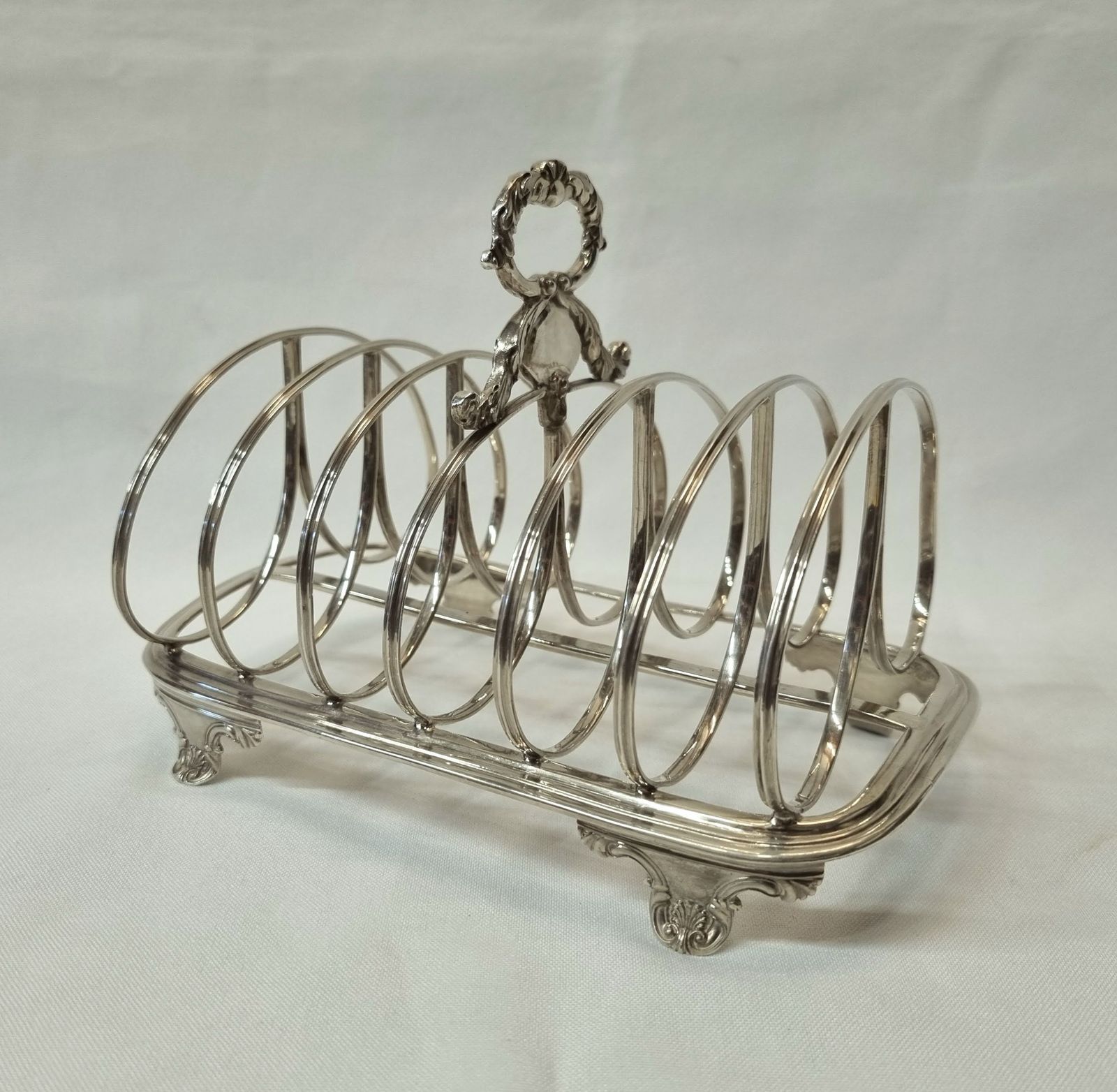 A Very Fine Georgian Sterling Silver Six Slice Toast Rack, By Robert Hennell II And Fully Hallmarked For The London Assay Office 1829, 289g.