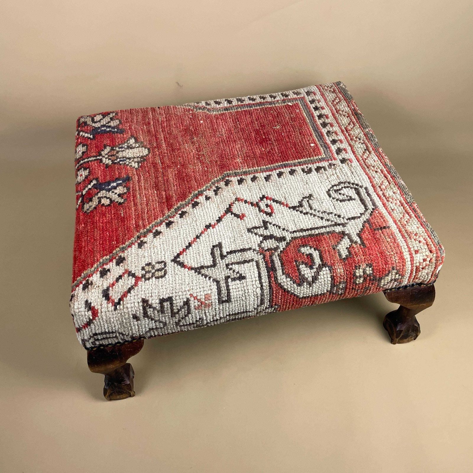 Antique Wooden Stool Upholstered Carpet Kilim Wood Cottage Furniture Rectangle Brown Hallway Farmhouse Seat 22x50x43cm Footstool Bench Red photo vinterior