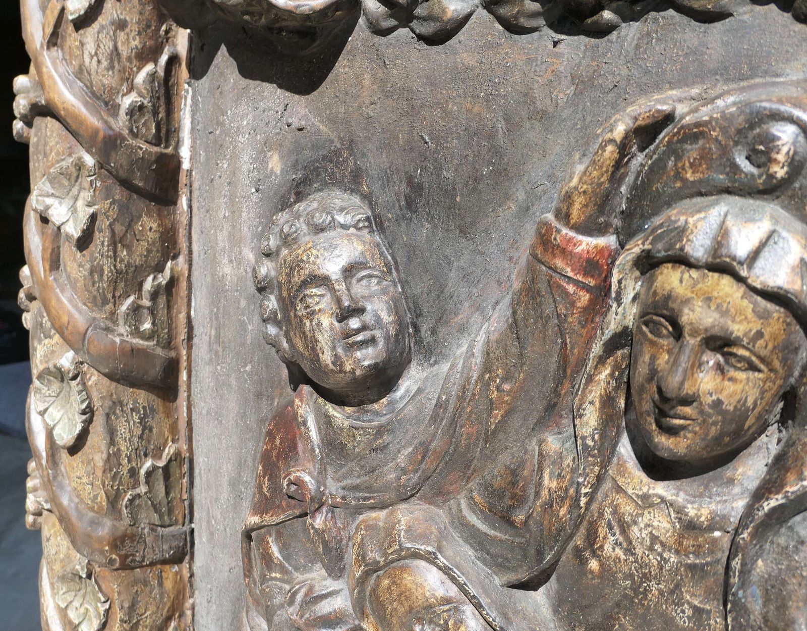 photo vintage Large European Mediaeval Oak Carving Of Christ In The Tomb