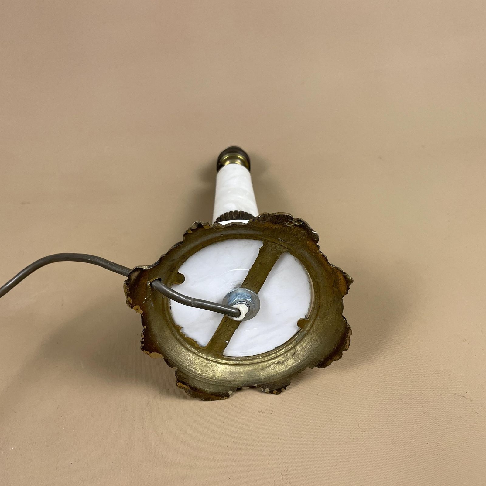 Antique White Onyx Marble Lamp Light Small Short Bedside Brass Gold Ornate Vintage Round Base With Feet Column photo buy