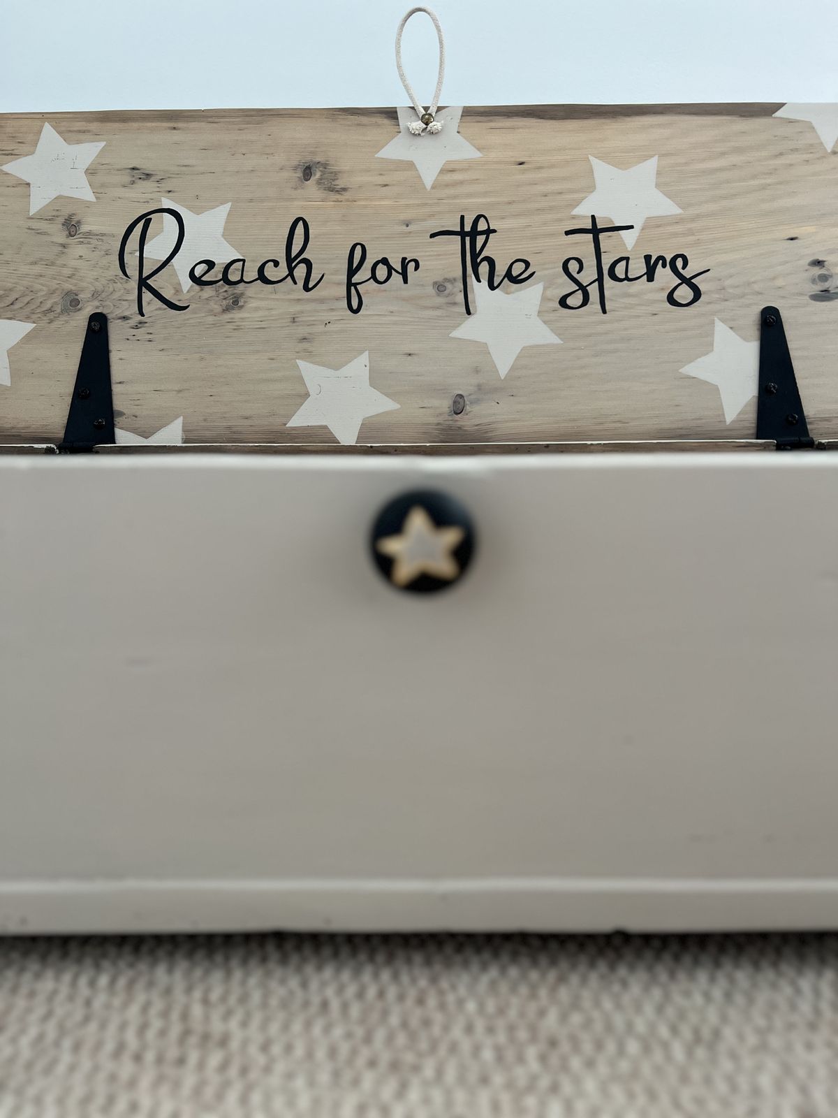 The Reach For The Stars Wooden Toy Box photo vinterior