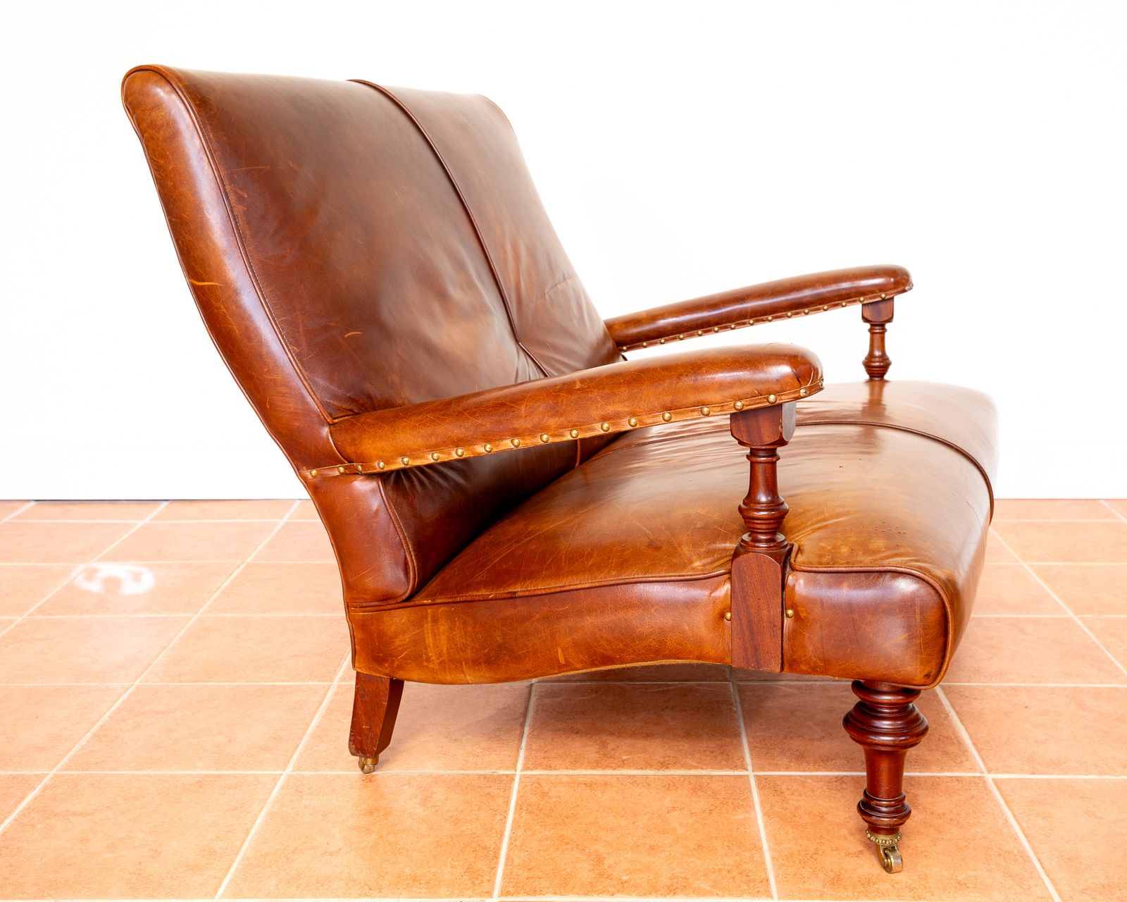photo furniture Open Arm Hide Leather Library Sofa Country House Howard & Sons Style By Mulberry Mahogany 2 Seater English Leather Chair Library Chair Leather Hide