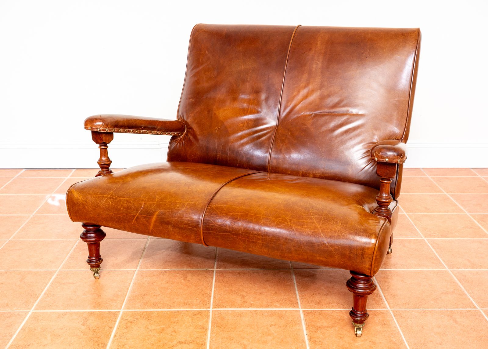 Open Arm Hide Leather Library Sofa Country House Howard & Sons Style By Mulberry Mahogany 2 Seater English Leather Chair Library Chair Leather Hide photo vinterior