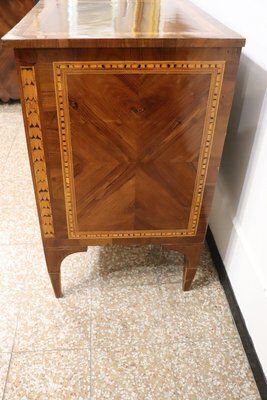 photo for sale Antique Chest Of Drawers In Inlaid Walnut, 1700s