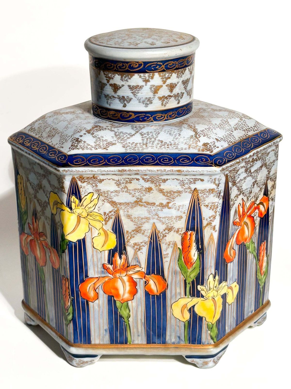 Potiche Art Nouveau Vase In Italian Hand Painted Ceramics From The 1920s photo furniture
