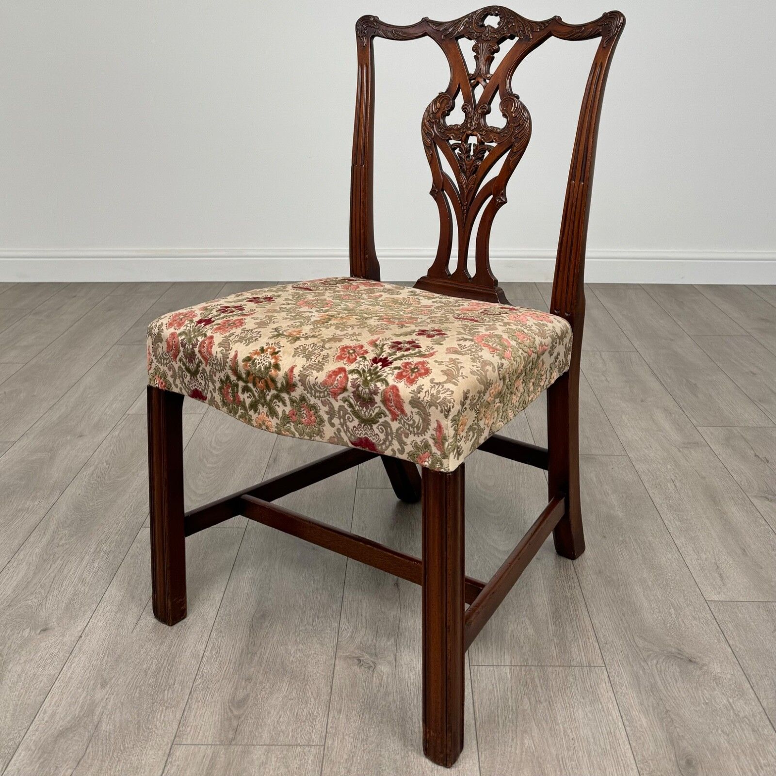 Antique 20th Century Set Of 8 Chippendale Style Dining Chairs photo for sale