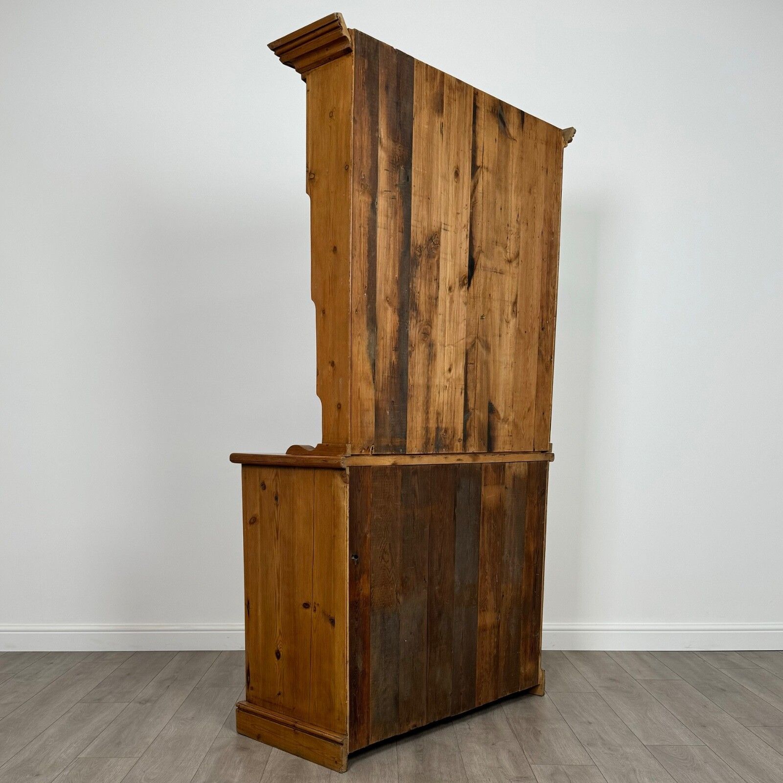 Vintage 20th Century Good Quality Pine Dresser photo vinterior