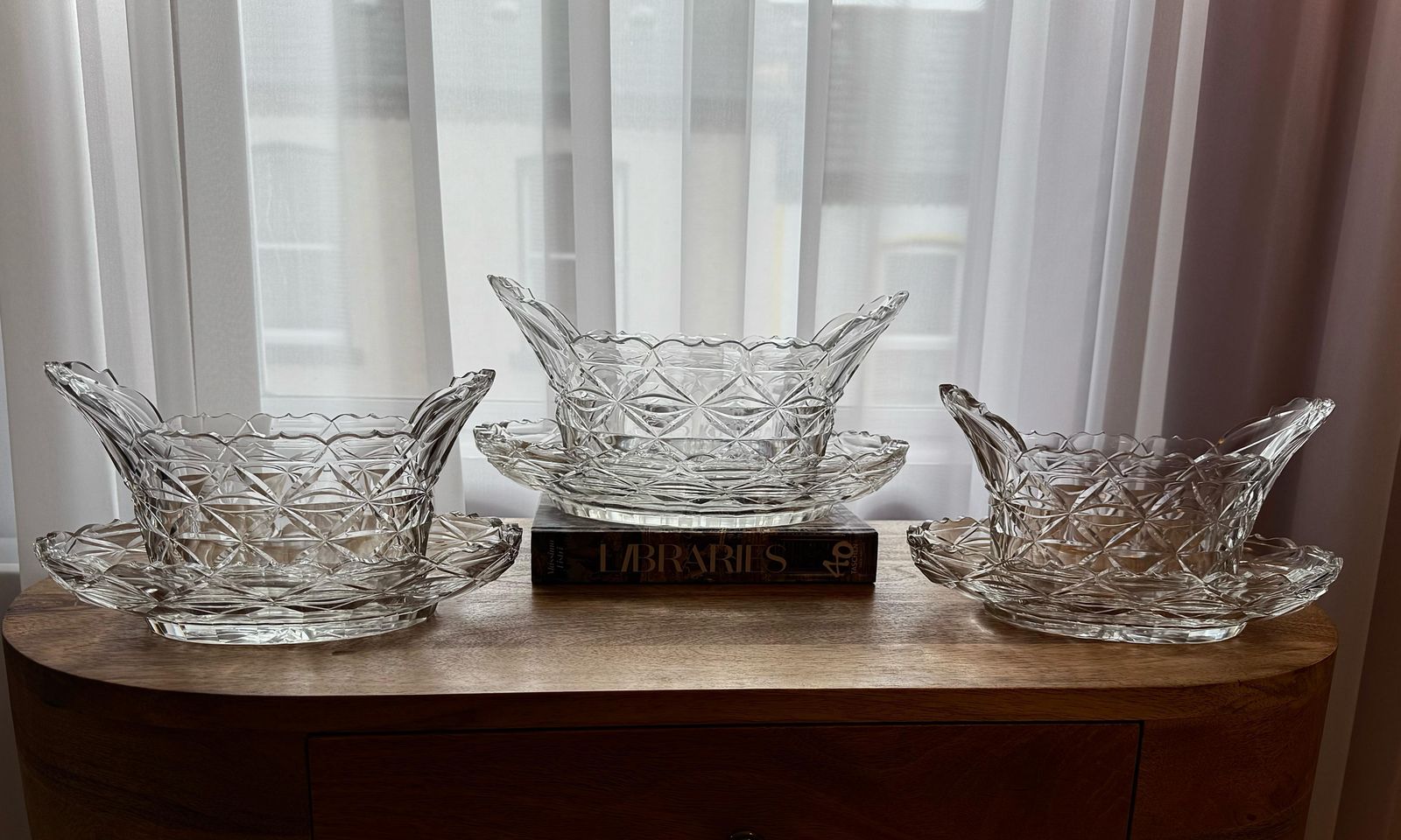 Rare Set Of 3 Irish Georgian Cut Glass Bowls With Original Underplates, Circa 1780 1800