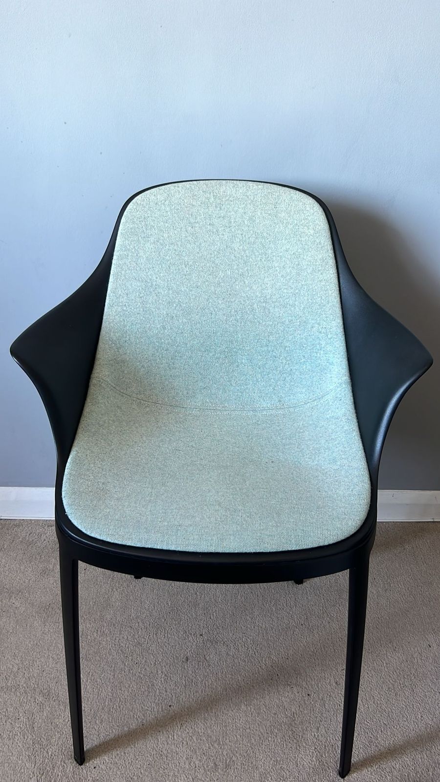 Alias Elle Armchairs By Eugeni Quitllet  Set Of 4 £995 (Rrp £1600) photo for sale