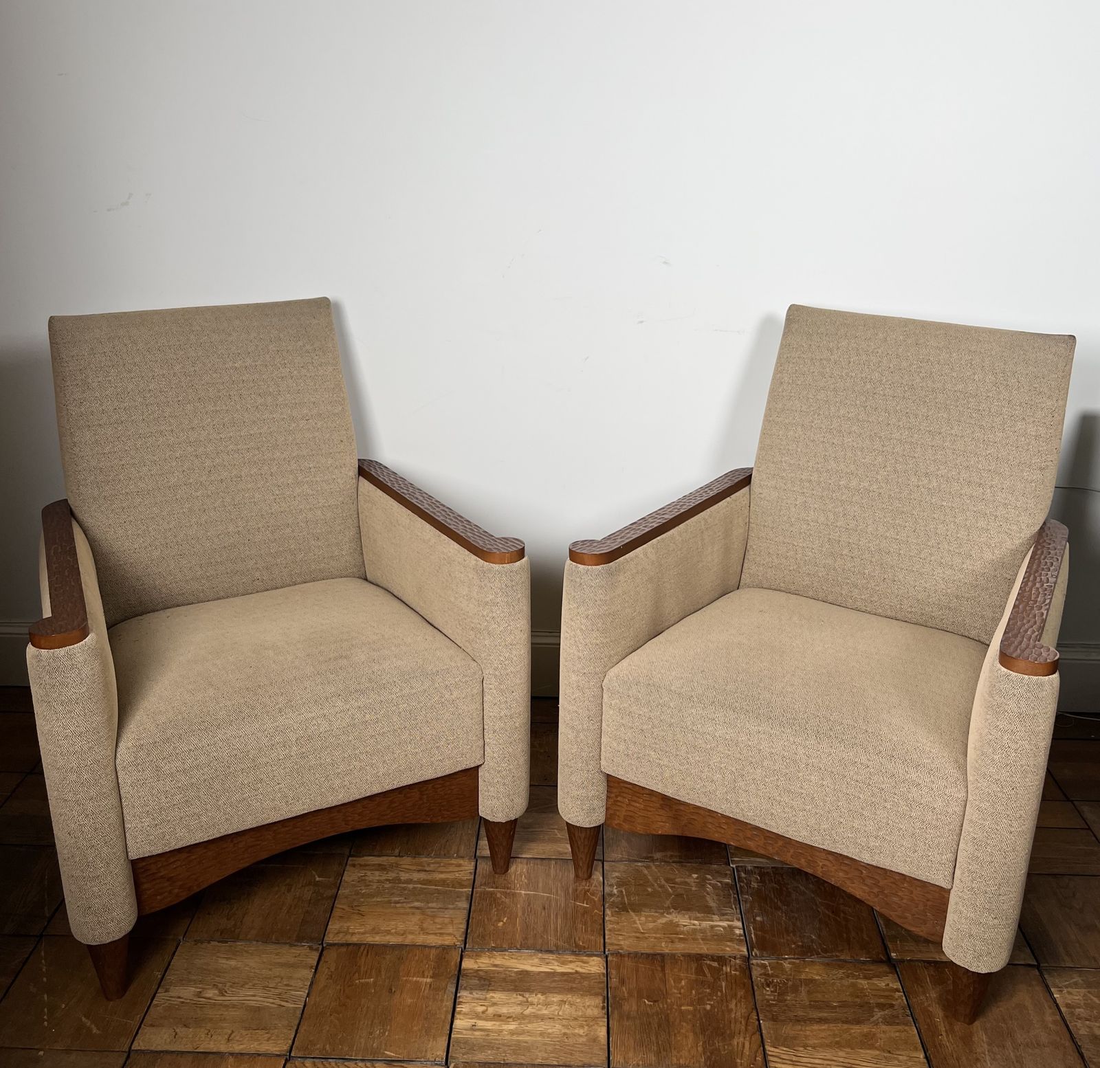 2800.0 Pair Of Armchairs In Gouged Wood And Mottled Fabric photo