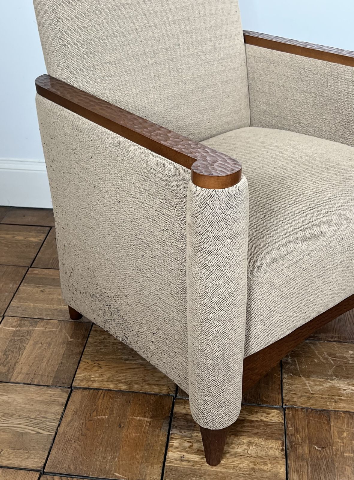 photo buy Pair Of Armchairs In Gouged Wood And Mottled Fabric