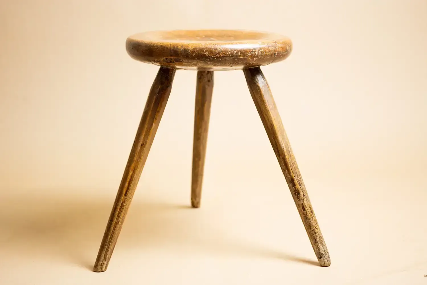 Antique 3 Legged Milking Stool – 19th Century Sycamore Milking Stool photo furniture
