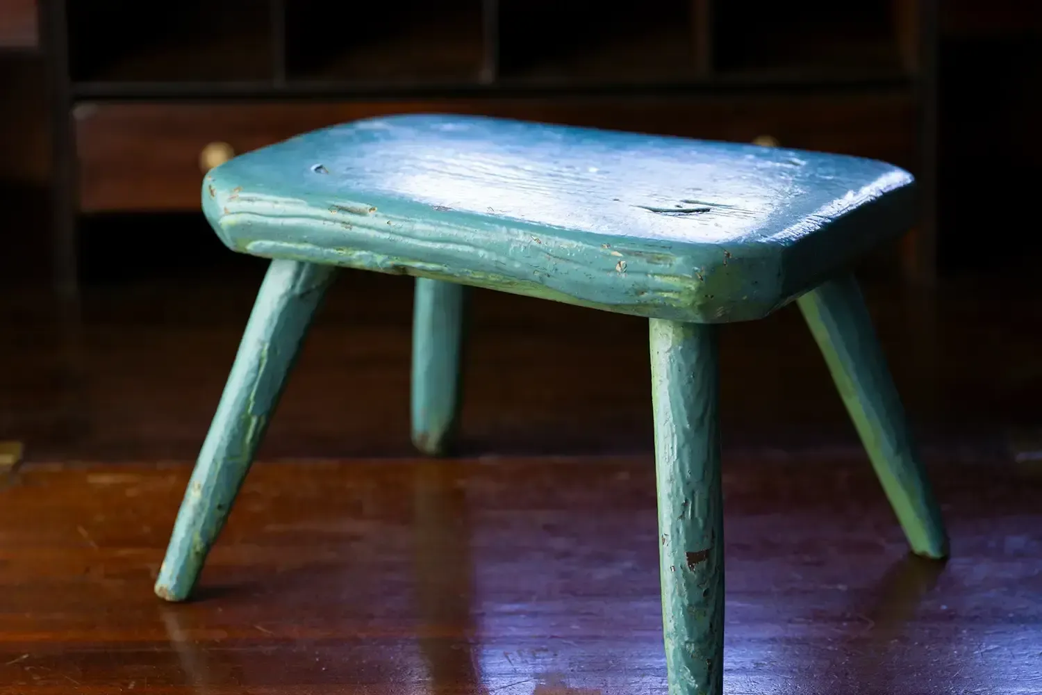 Late 19th–Early 20th Century Antique Milking Stool – Naïve Rustic Form In Blue