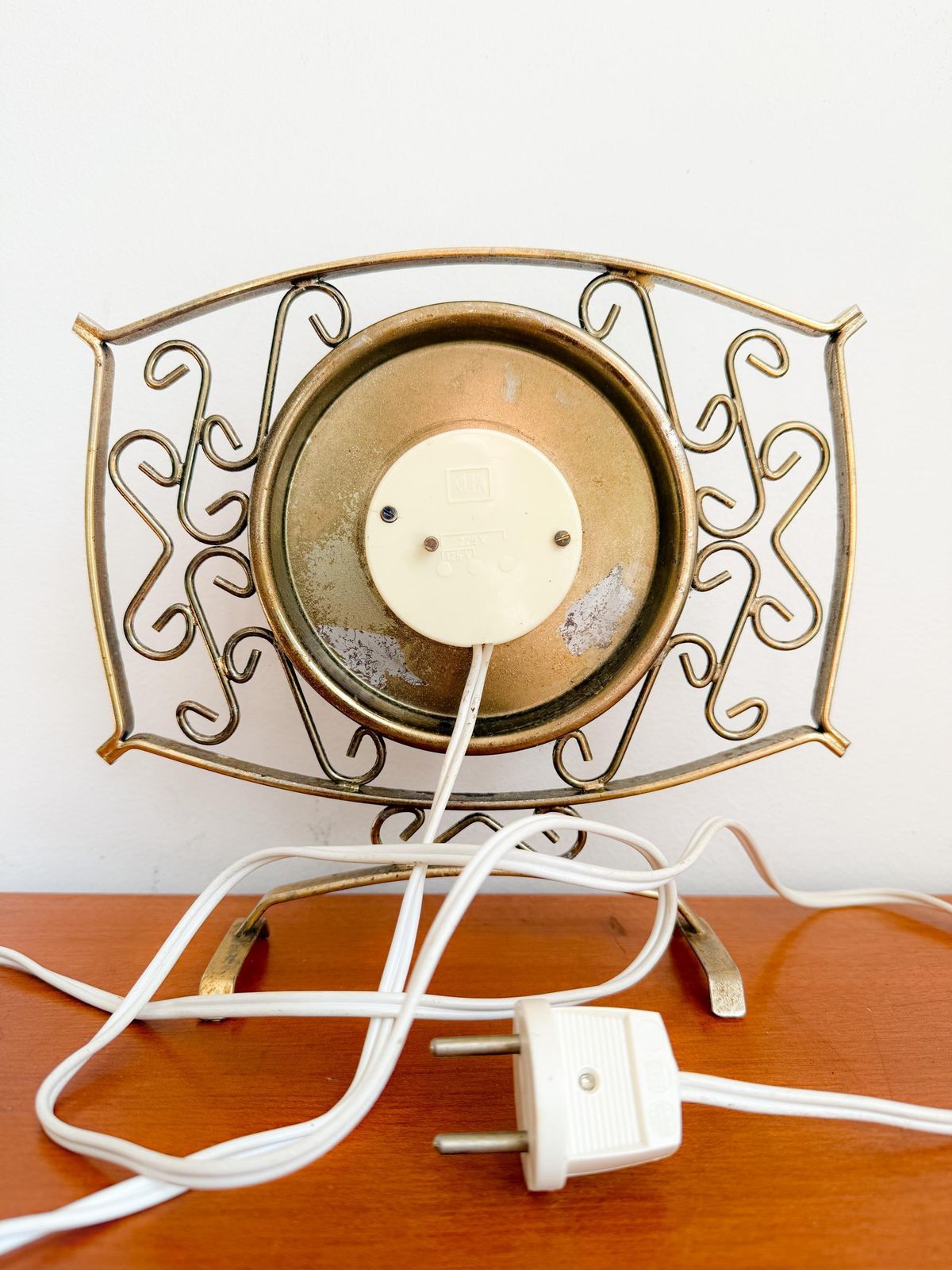 Vintage Nufa Elektrische Tafelklok | Messing, Glas | Dutch Design | Jaren 50/60 | Art Deco | Nufa | Kortana | Mcm | Mid Century photo vintage