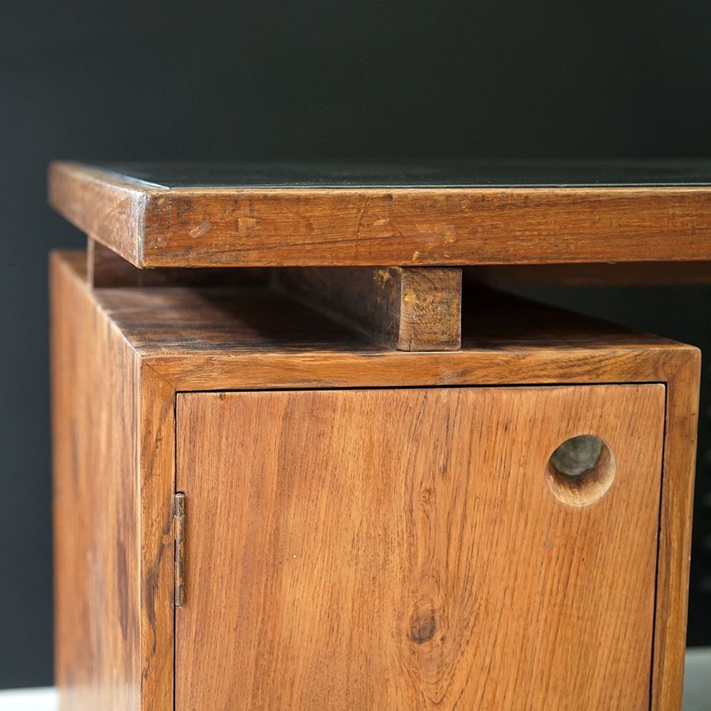 photo furniture X  Leg Administrative Desk By Pierre Jeanneret C.1960