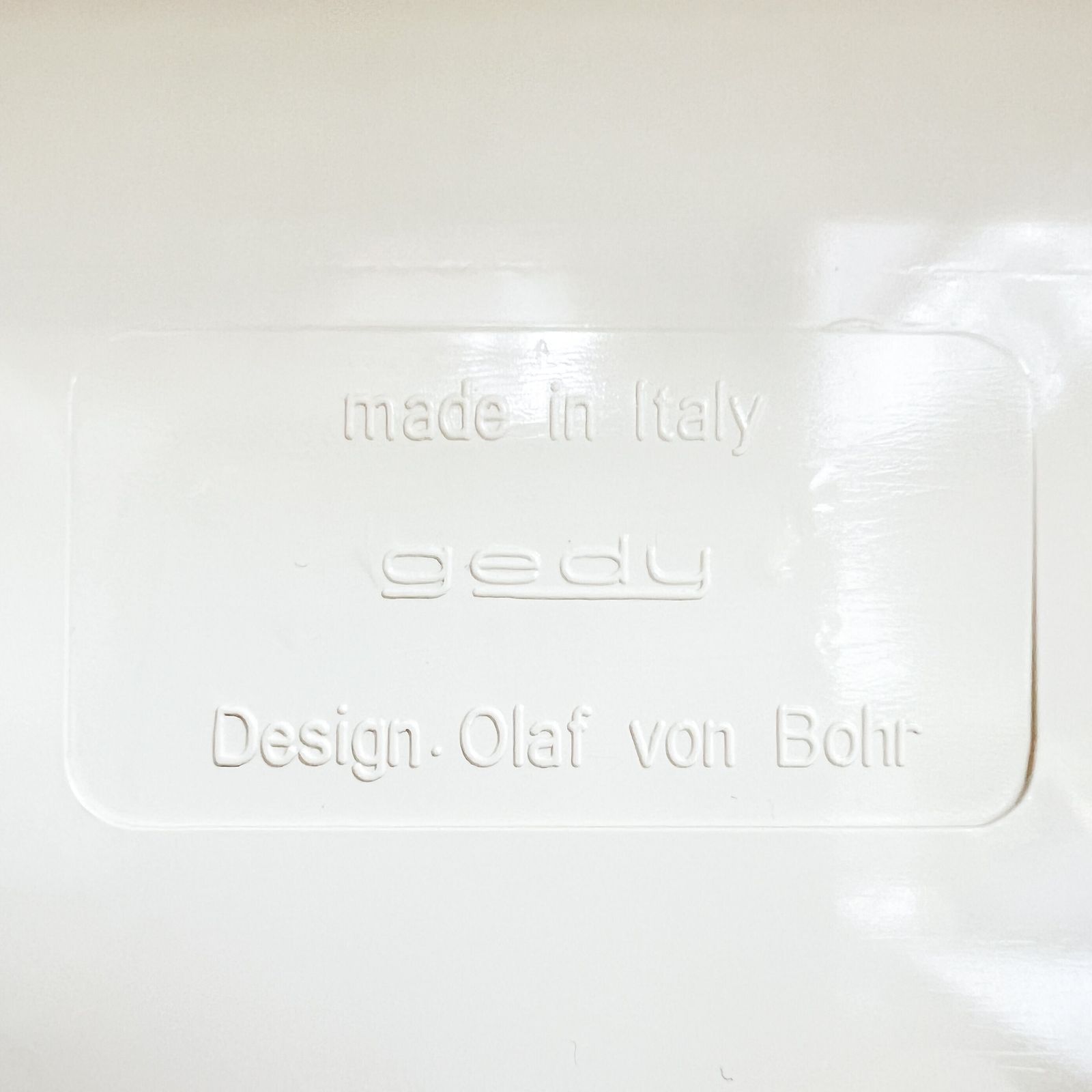 Vintage 'Gedy Italy' Kruk – Jaren 70 – Ontwerp Van Olaf Von Bohr – Wit – Trio – Driepoot photo for sale
