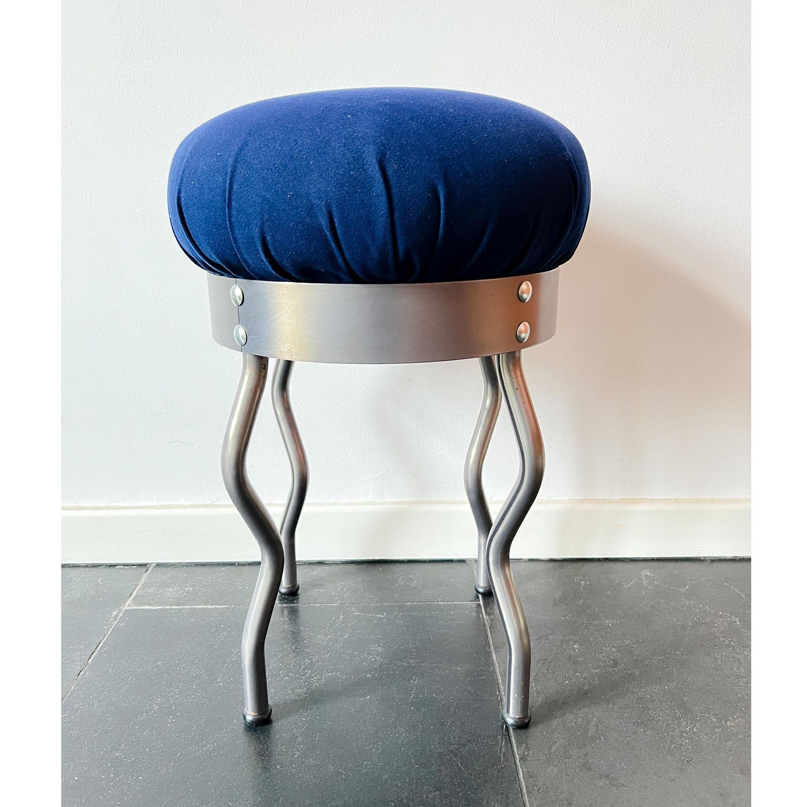 Vintage Ikea Kruk 'Uri', Ontworpen Door Per Ivar Ledang – 1995 – Grijs, Blauw – Memphis Milano Stijl