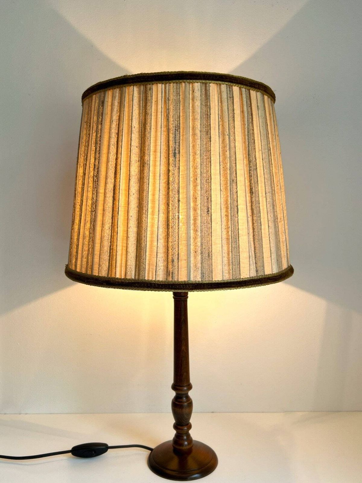 Vintage Houten Tafellampen – 3 Verschillende Ontwerpen – Mid Century photo Verlichting
