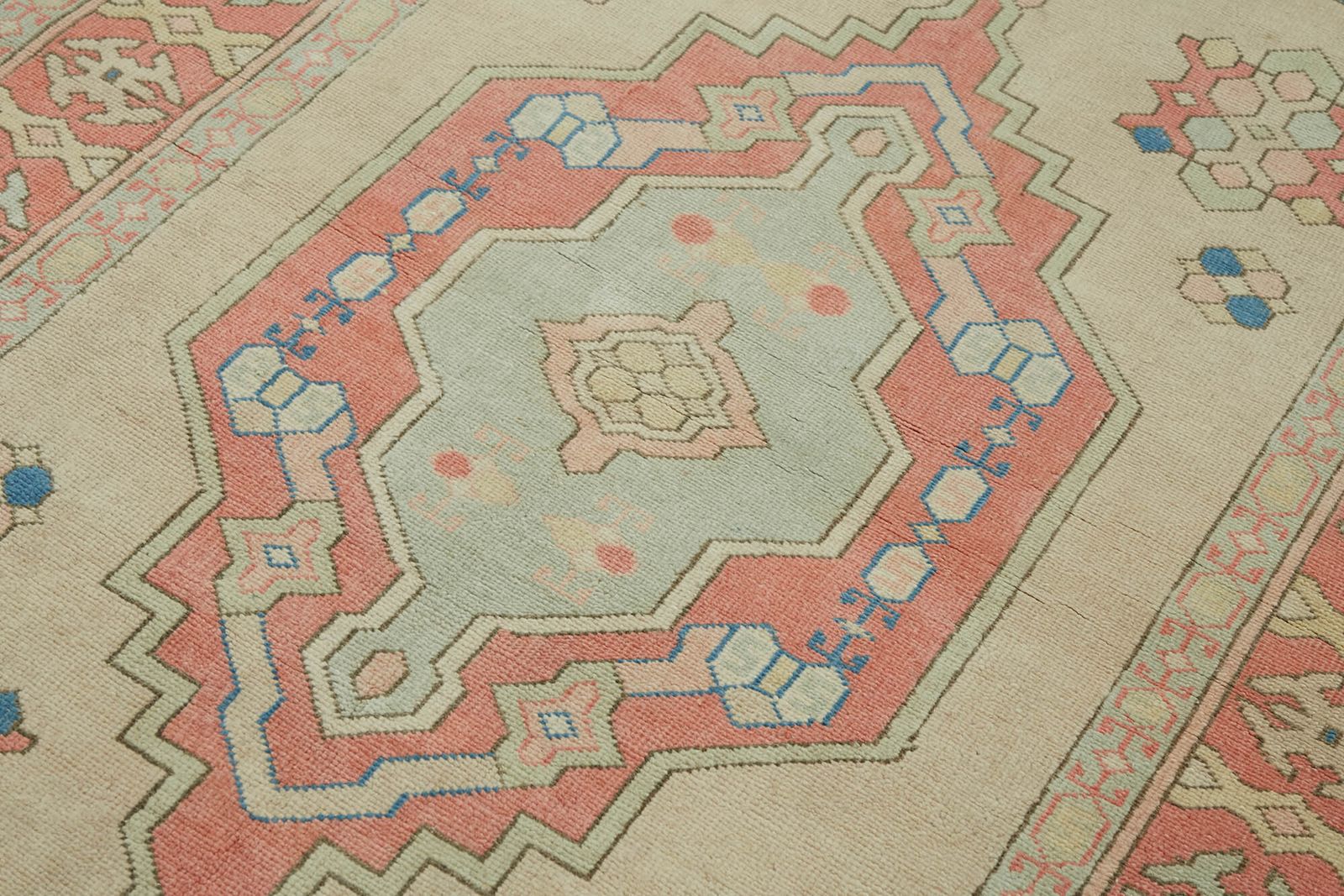 Handmade Anatolian Beige Anatolian Rug 139 Cm X 226 Cm photo 547.0