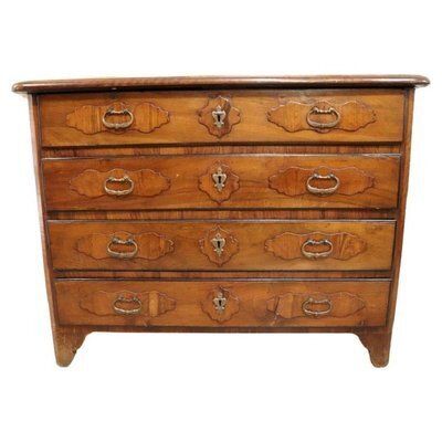 17th Century Chest Of Drawers In Walnut