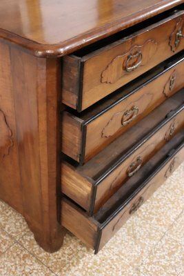 17th Century Chest Of Drawers In Walnut photo vinterior