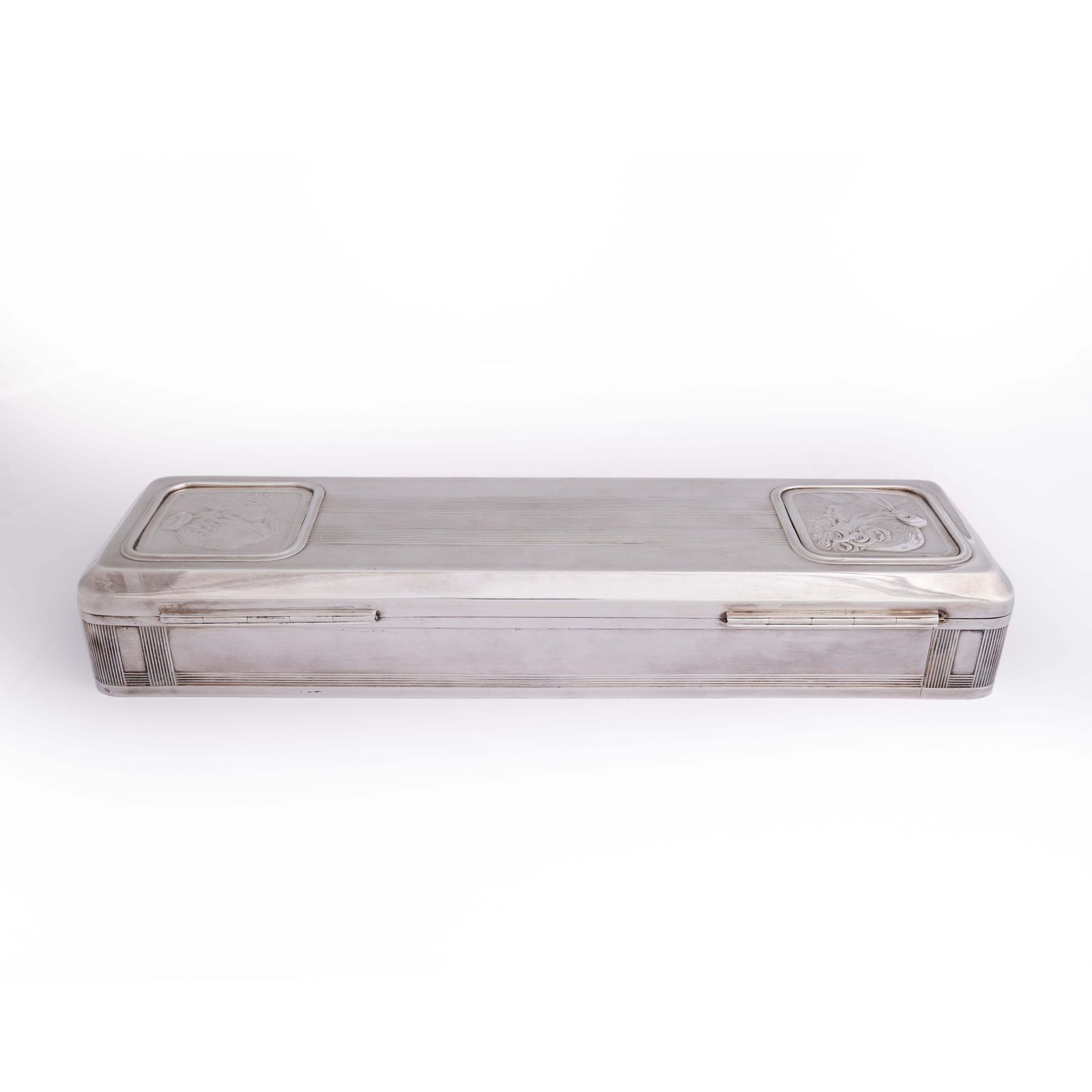 photo furniture Large Art Nouveau Silver Jewelry Box France 1900 1910