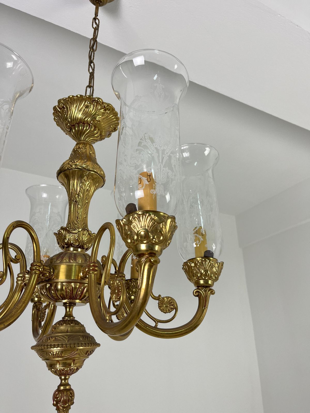 photo furniture Set Of 2 Venetian Chandeliers 6 Lights Brass And Murano Glass 1960s