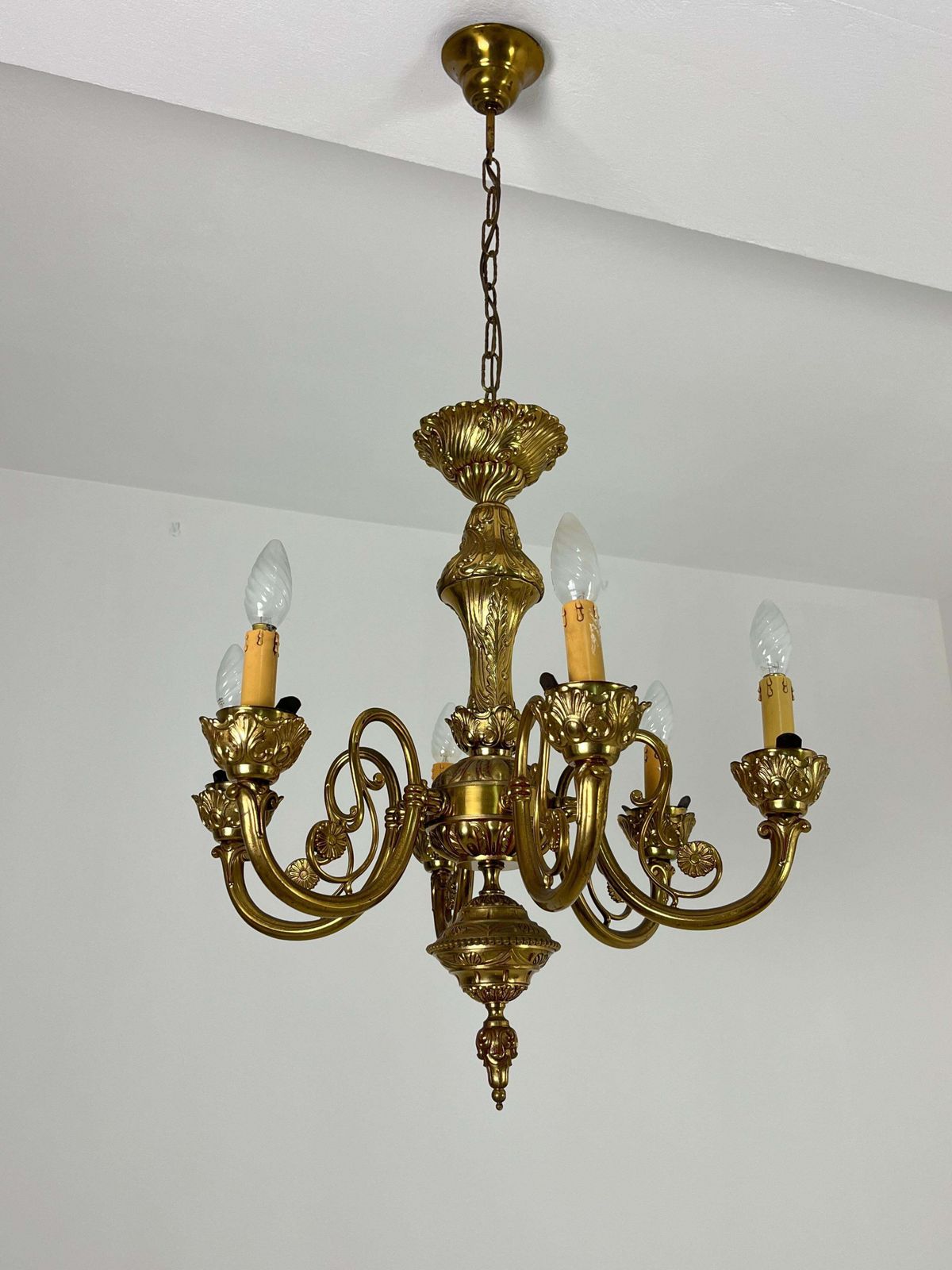 photo vinterior Set Of 2 Venetian Chandeliers 6 Lights Brass And Murano Glass 1960s
