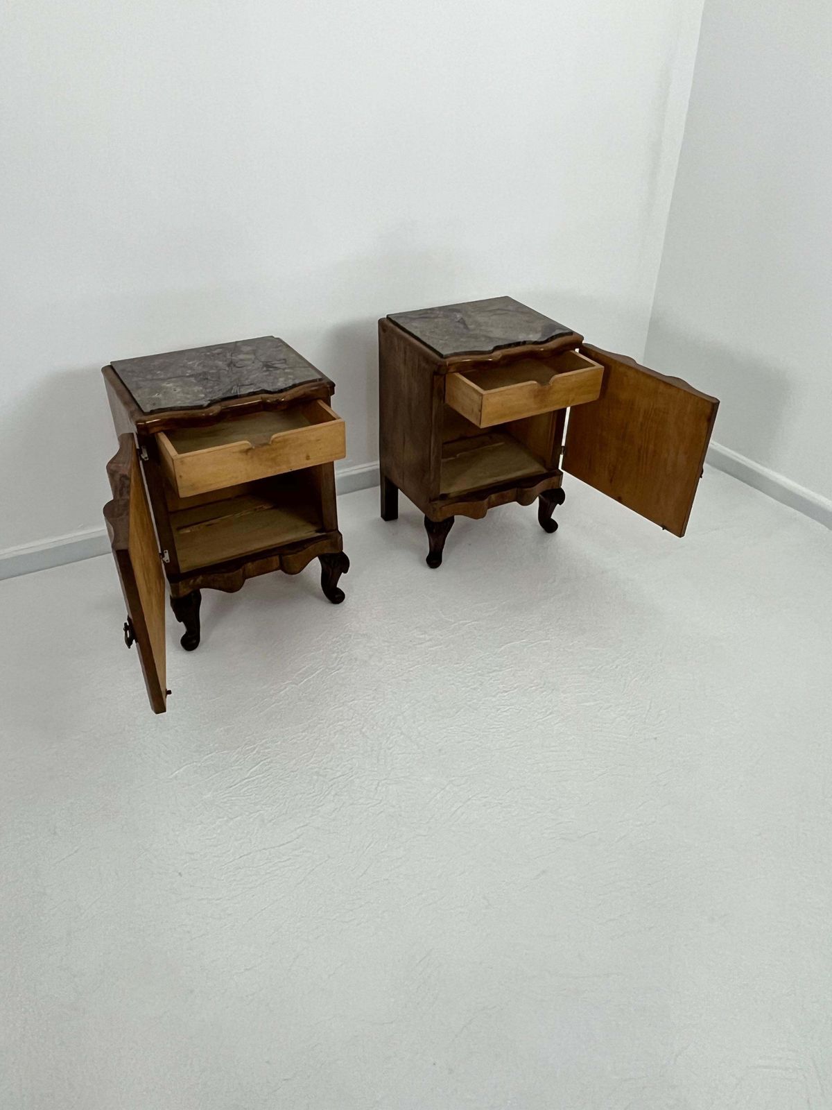 Set Of 2 Sicilian Art Deco Night Stands With Marble Top 1940s photo vinterior
