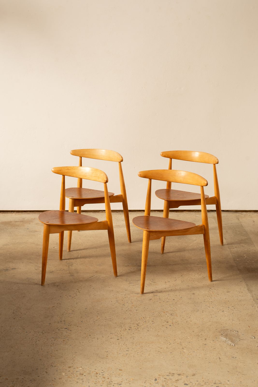 Set Of 4 Hans Wegner Fh4103 Heart Chairs C1960f