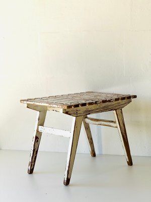 photo vintage Vintage Houten Kruk