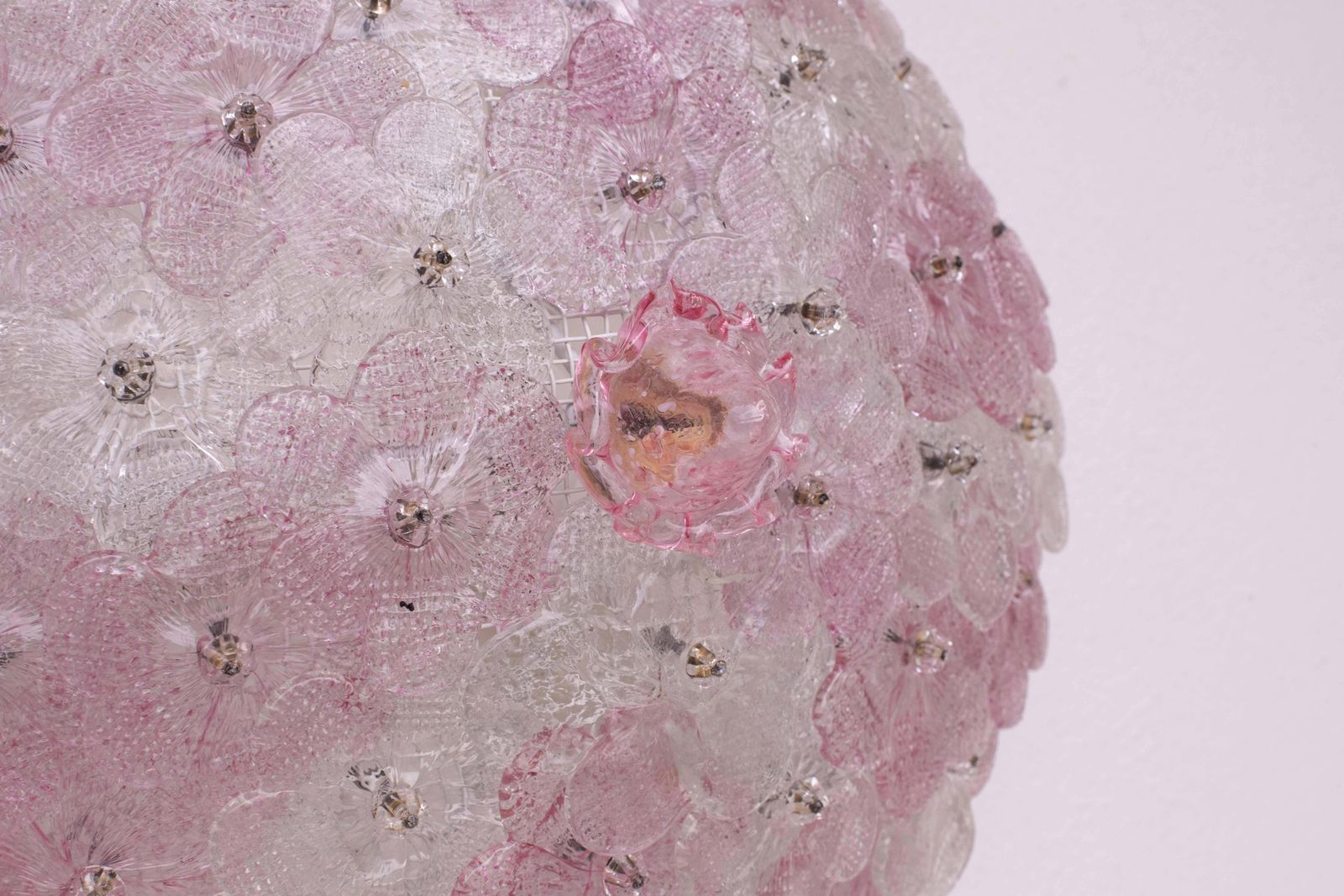 photo vinterior Charming Murano Ceiling Light Pink Flower By Seguso For Venini, Italy, 1970s