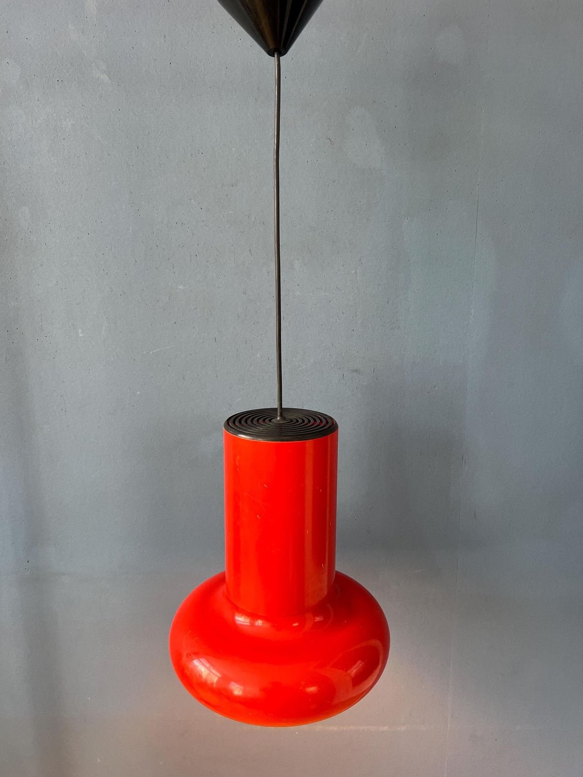 Vintage Rood Space Age Kegelvormige Hanglamp photo for sale