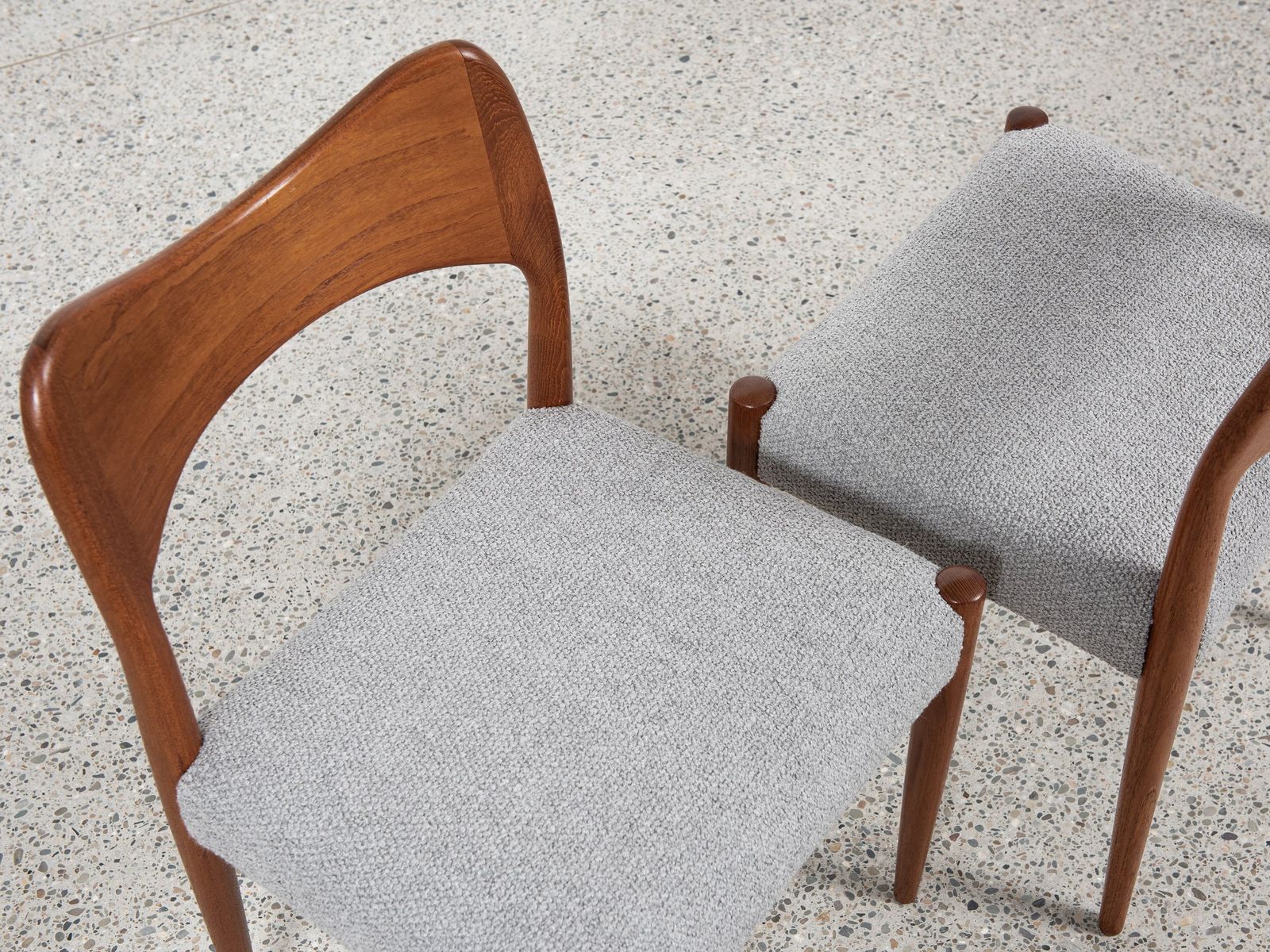 photo furniture Midcentury Set Of 4 Dining Chairs In Teak By Arne Hovmand Olsen For Mogens Kold 1960s