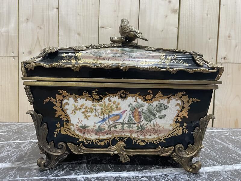 Coffret En Porcelaine Polychrome Et Dorée à Monture Bronze Napoleon III photo Home Decor