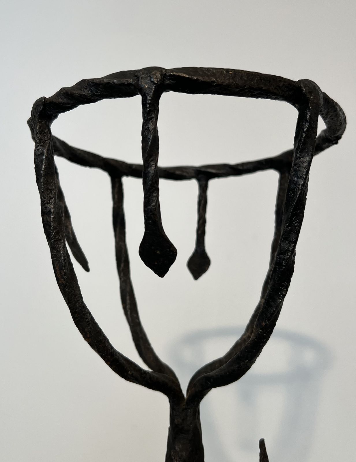 photo vinterior Important Pair Of Wrought Iron Andiers With Deer Heads