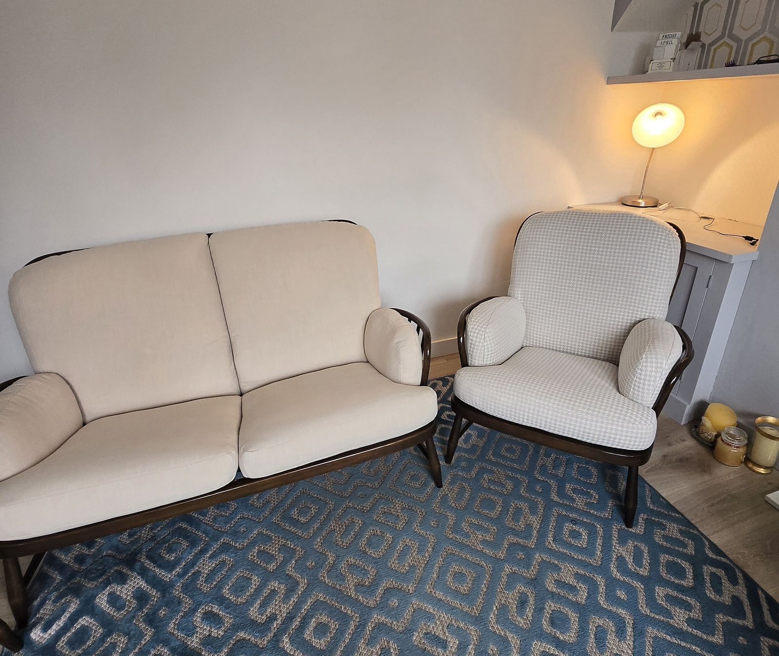 photo furniture Ercol 766 Jubilee 2 Seater Sofa And Matching Chair
