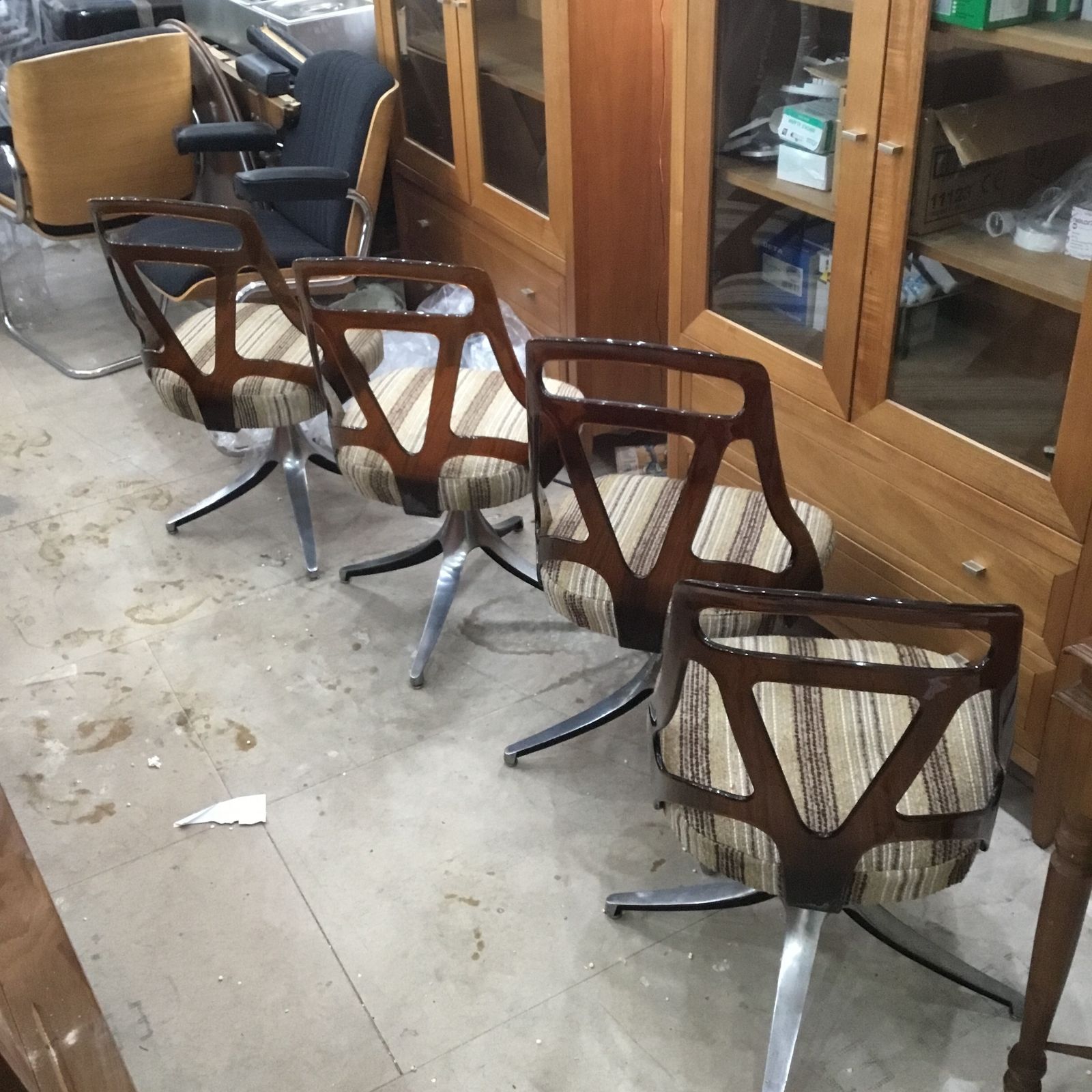 This Lovely Set Of Grafton W1s Stamped Est 4001 Model Dining Chairs Circa 1960. photo furniture