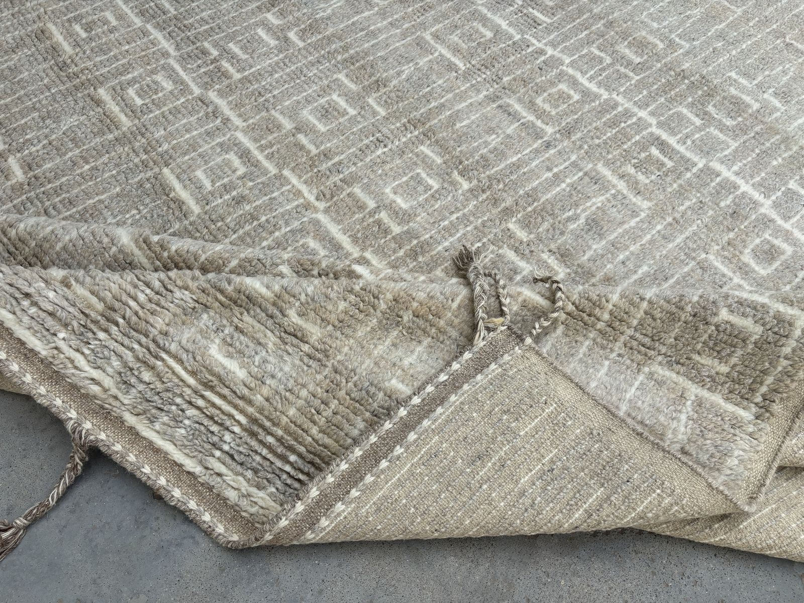 275x365 Cm Vintage Hand Knotted Moroccan Berber Style Area Rug. 100% Natural Wool photo vinterior