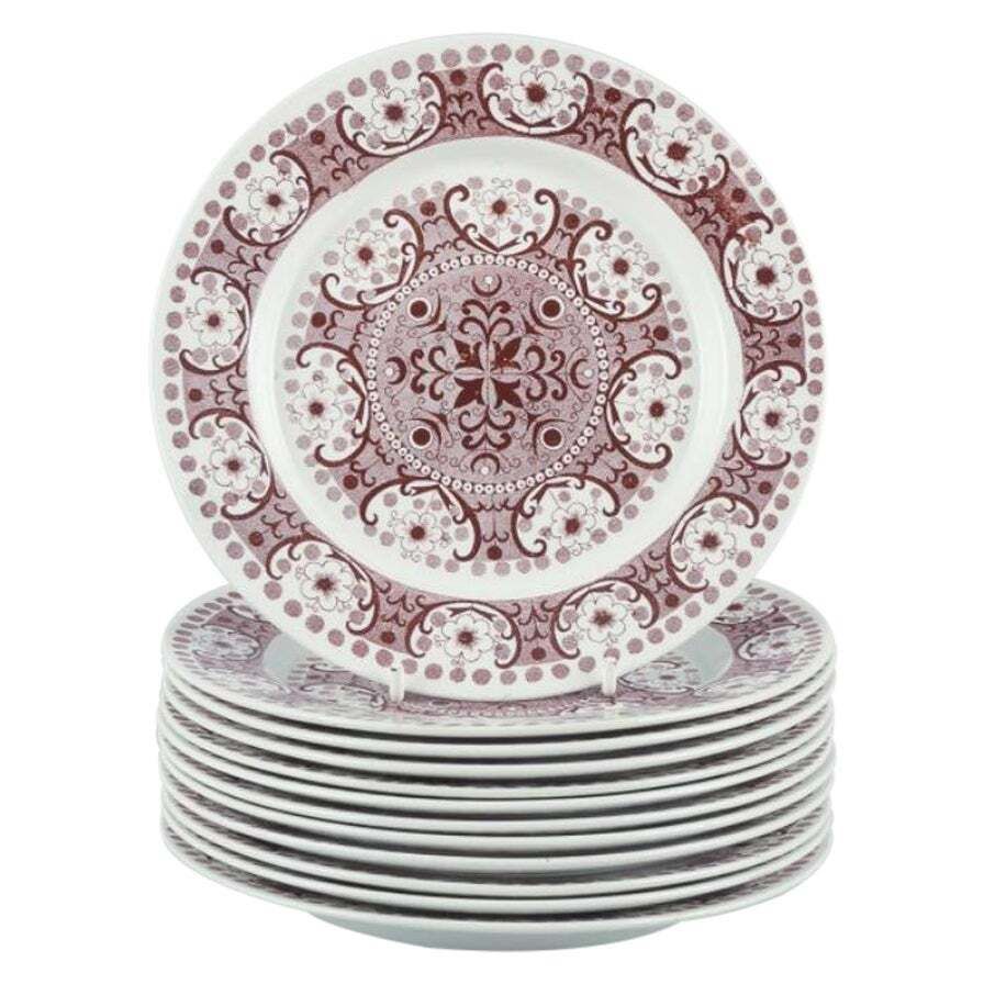 Raija Uosikkinen For Arabia, Finland. Set Of Twelve ‘Ali’ Faience Plates.